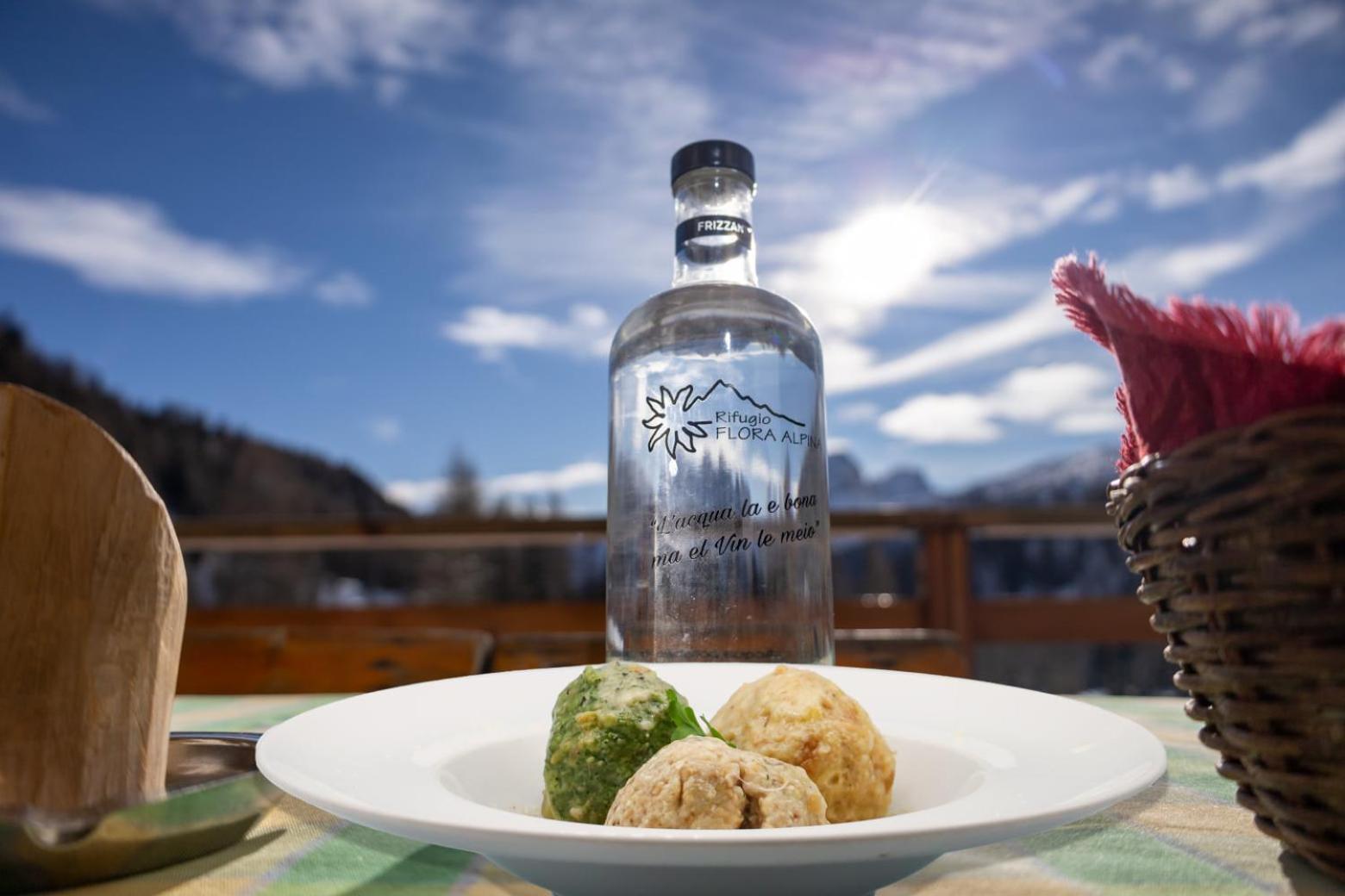 ホテル Rifugio Flora Alpina パッソ・サン・ペッレグリーノ エクステリア 写真