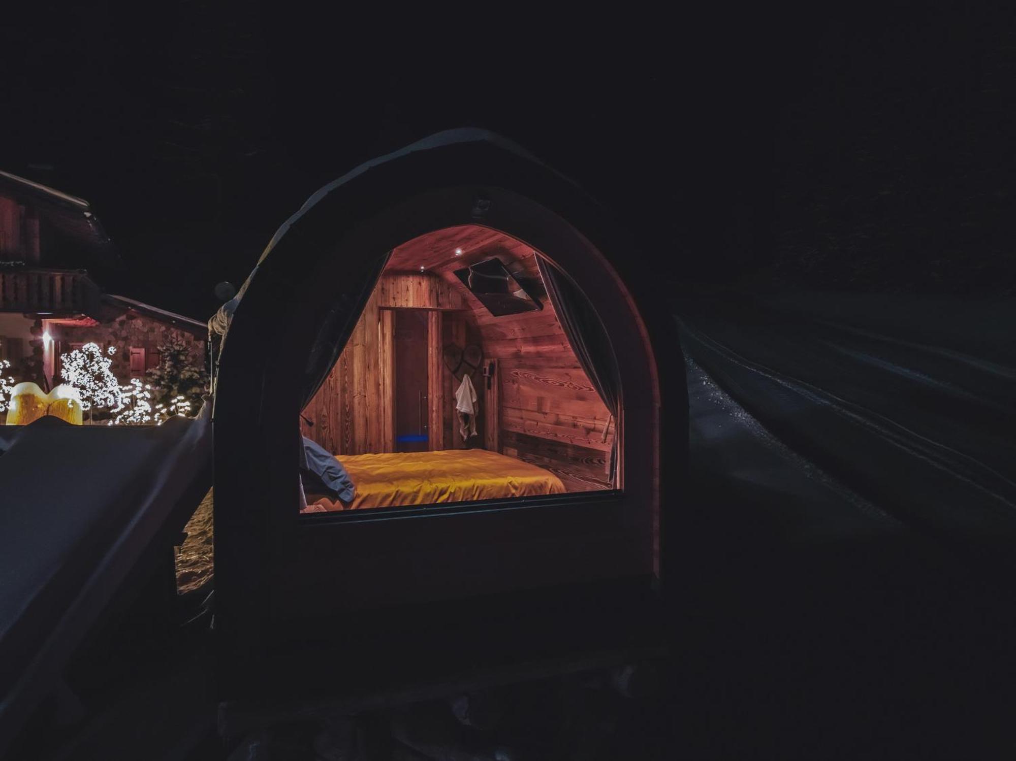 ホテル Rifugio Flora Alpina パッソ・サン・ペッレグリーノ エクステリア 写真